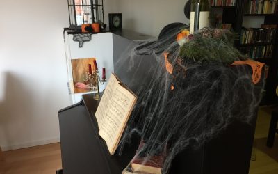 Glamouröses Gruseln: Anleitung für elegante DIY Halloween Deko
