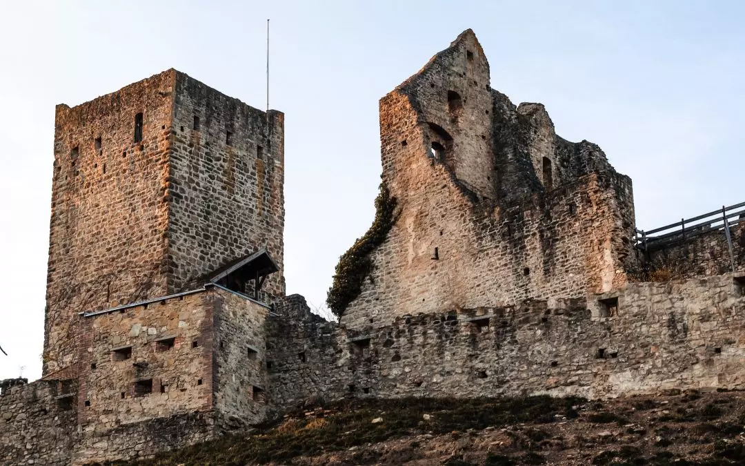 Burg Frankenstein: Ein mystischer Ort mit gruseliger Geschichte​